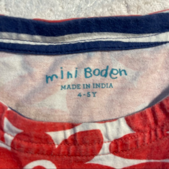 Mini Boden red flower dress with navy sleeve trip and pocket size 4-5 girls - Picture 3 of 4